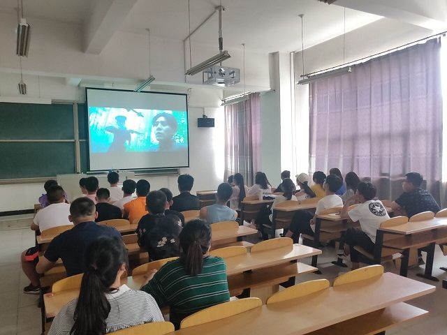 【完满班级】青春如花 热血如诗——食品与环境学院食安1803班班级电影赏析