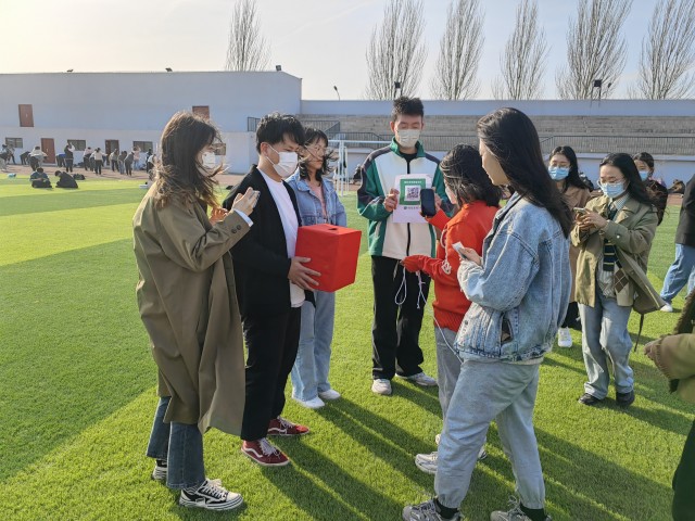 【完满团支部】雷锋精神永驻心 前“兔”似锦向未来——商务英语学院英语2208班完满团支部活动