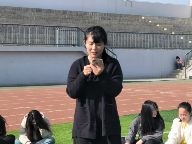 【完满团支部】雷锋精神我传承 青春闪耀新时代——商务英语学院英语2215班完满团支部活动