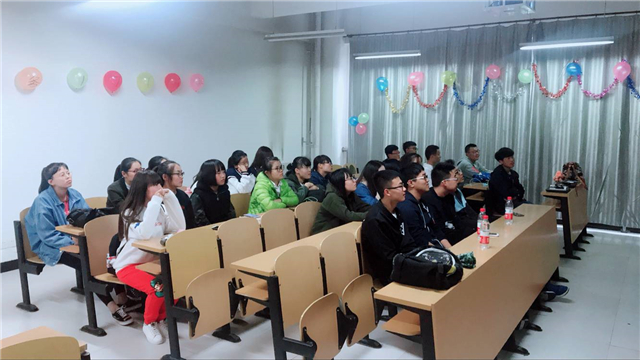 【完满班级】秋风中的精彩青春——淬炼商学院“体”味青春完满班级主题活动（十六）