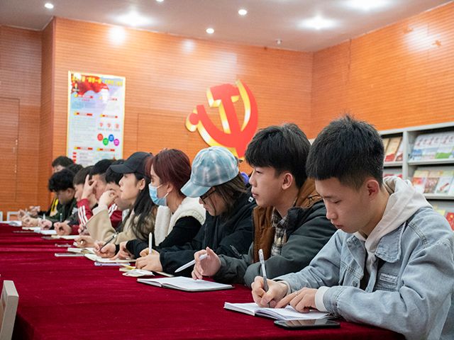 启航新学期 奋斗新征程 凝心聚力促提升——2020-2021学年第二学期完满教育工作部署动员会