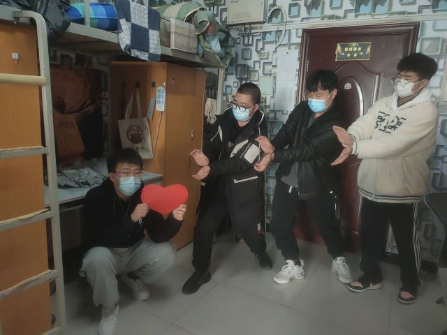 工科男的浪漫 创意祝福“女生节”——智能工商学院举办创意“女生节”活动