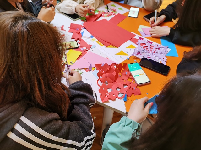 【完满班级】传承文化 红纸剪出——大数据学院、信息工程学院软件2001班