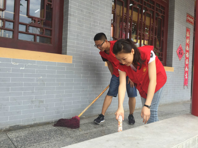 【三下乡】经管系三下乡志愿者走近鑫炳记
