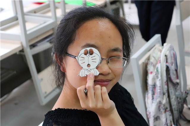 【完满班级】刀“尖”舞蹈 “纸”间艺术——智能工程学院工设1701班举办“刀尖舞蹈，纸间艺术”完满班级活动