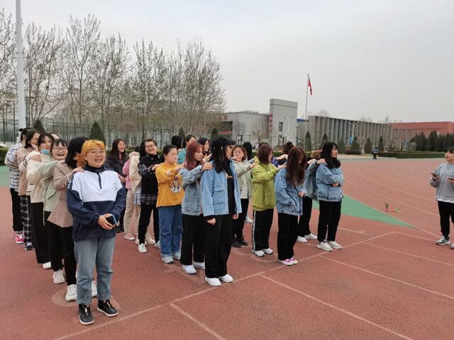 【完满班级】生命因运动精彩 体育让梦想成真——外国语言文学系英语2006班、经贸2001班完满班级活动