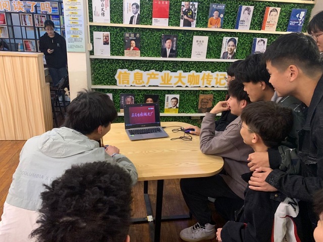 【完满班级】看红影 传承红色文化——物联1802班完满班级