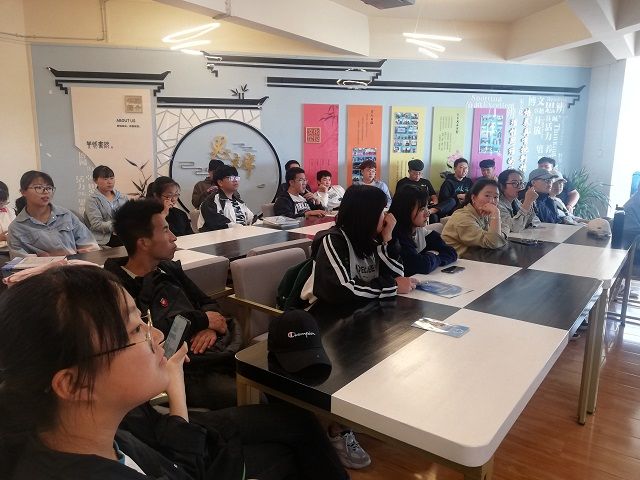 【完满班级】点赞时代先锋 致敬劳动模范——食品与环境学院动医1801班完满班级活动