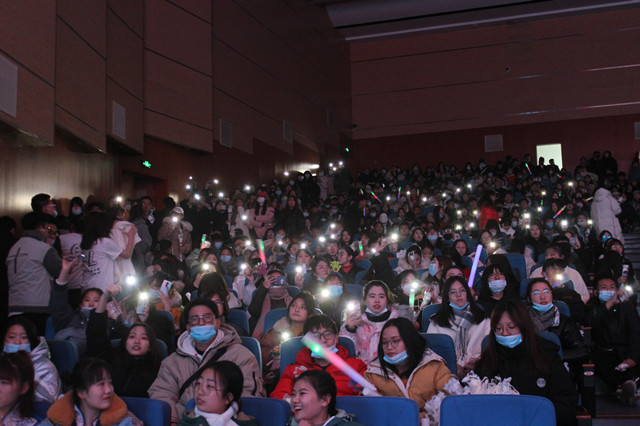 淬炼师生共寄祝福 筑梦元旦——淬炼商学院举办2021年“金牛舞奏喜迎春”元旦晚会