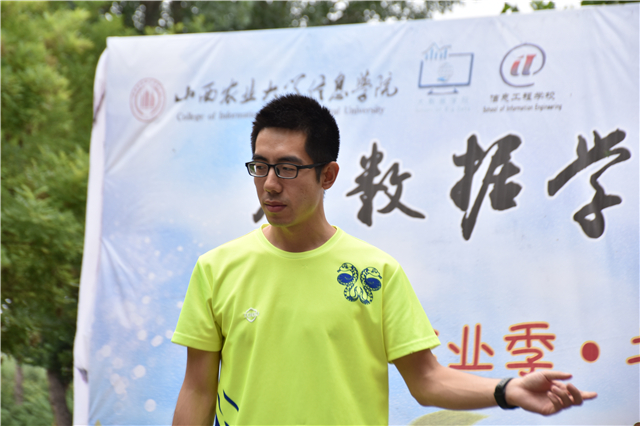 畅想青春的旋律 把握无悔的明天——“离歌未央”毕业经验交流会