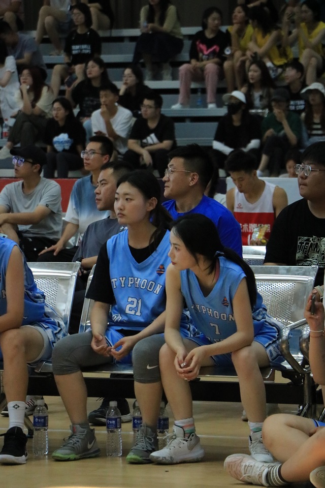 当篮球遇上啦啦操 这是六月信院的青春活力!——第十四届“至强杯”篮球联赛暨第九届“至强杯”啦啦操联赛