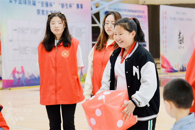 别样的阿信之旅:从少年到老年 一场跨越年华的别样志愿服务开放日以爱启幕