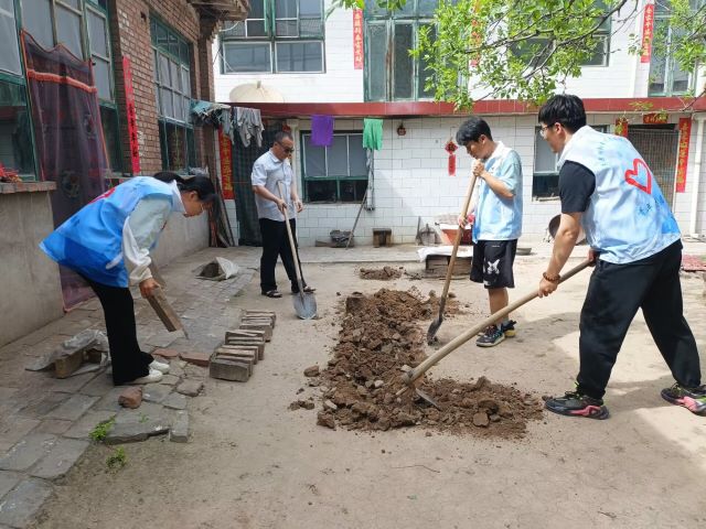 花开半夏 情暖人间——经济与管理学院益惠向阳志愿服务队