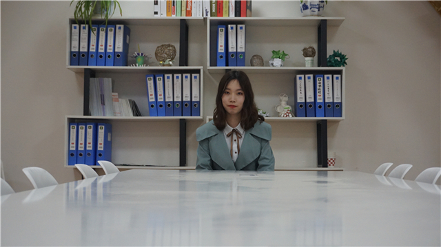 闪光的信院第265期：一口气通过四六级+初会 滑板女孩的这半年有点“溜”！