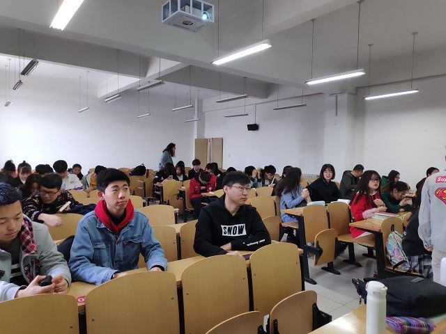 【完满班级】迎接风雨的快乐 留住我与书的时光——食品与环境学院生技1602班举办完满班级活动