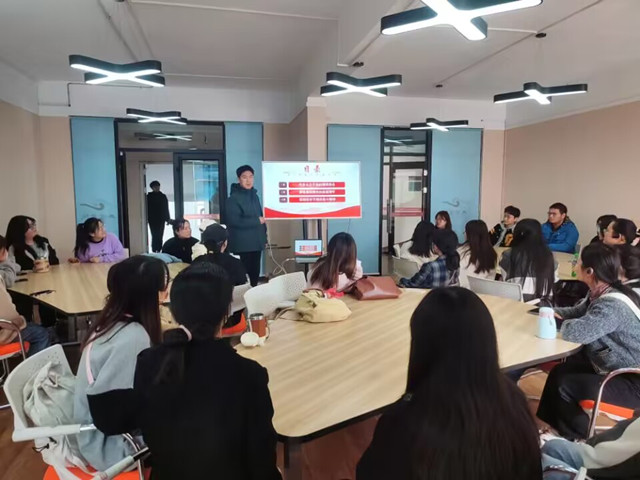 【完满团支部】共享百年华章 赓续红色血脉——商务英语学院经贸2001班完满团支部活动