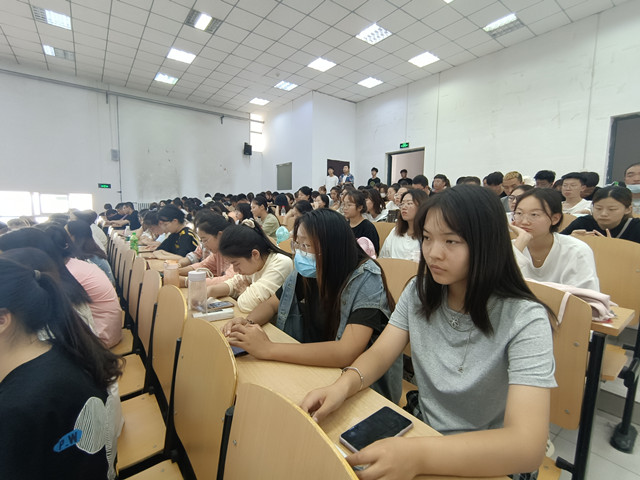 【辅导员说完满】知道自己不知道————淬炼·国际商学院2020级“辅导员说完满”专题活动