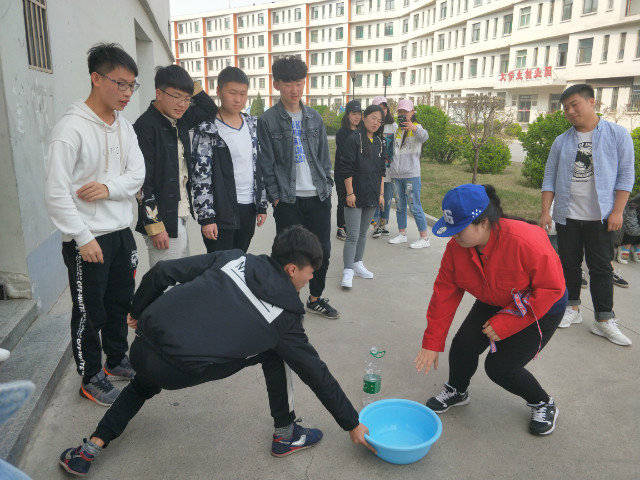 【完满班级】奉献爱心  温暖你我——淬炼商学院三月完满班级主题活动（三十六）