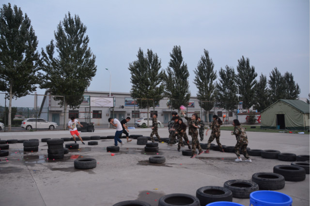 经管基层纵情燃烧  青春活力赤子骄傲——2017年经管系学生会举办“提升基层组织活力”第一期