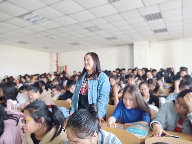 【辅导员说完满】不负时光不负己  争做时代好青年——淬炼商学院“辅导员说完满”专题活动（十）