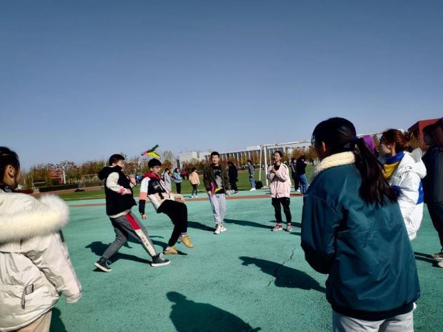 【完满班级】“力争上游，自强不息”毽球大作战活动———艺术传媒学院动画1901班举办完满活动