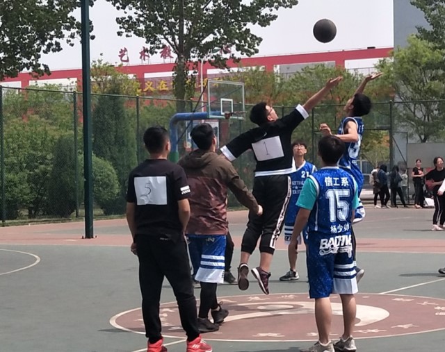 以篮球为梦 投之趁年华——大数据学院 信息工程学院举办第二届“青春杯”趣味篮球赛