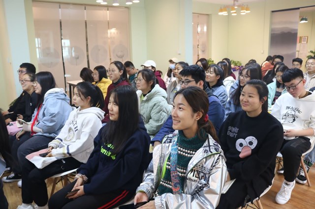 【1+1＞2】焚膏继晷 精进不休——经济与管理学院开展“遇见我的高等数学”学长计划第九期第四讲