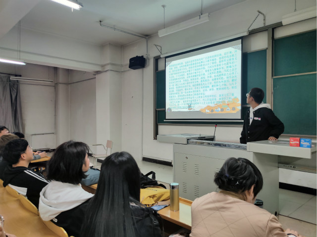 【完满班级】忆传统经典 绽青春之花——经济与管理学院十一月完满班级纪实（九）