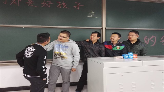 【完满班级】工管系2015级财务专业举行“青春与好青年”系列活动（二）
