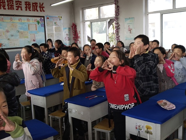 【1+1>2】校地共建育人平台 提升小学生表达力