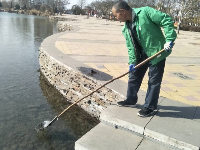 传承新时代雷锋精神 走近我们身边的“雷锋”