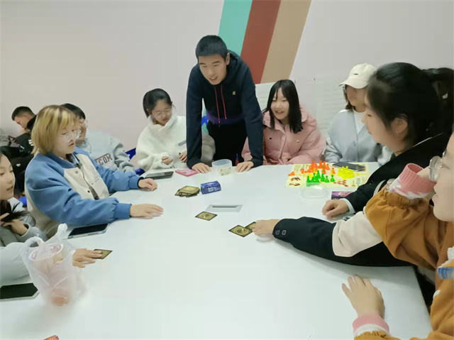 【完满班级】棋逢对手 牌牌相会——智能工程学院通信2101班完满班级活动