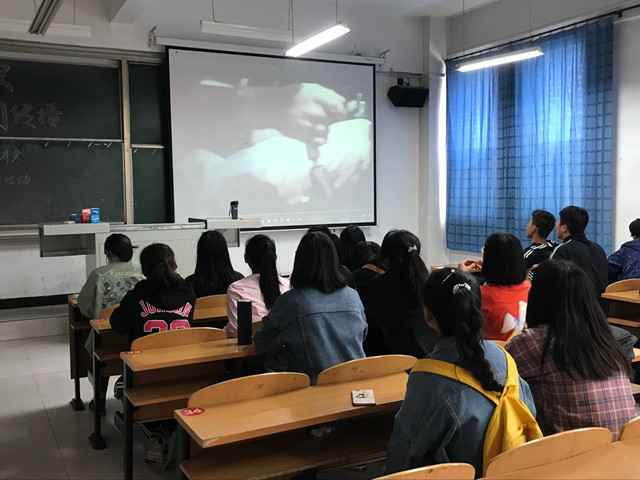 【完满班级】传递正能量  让“爱”发声——经济与管理学院房产1701班举办公益宣讲