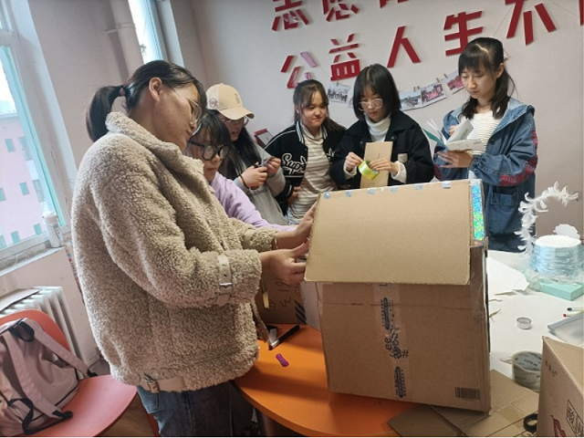 创意手工 绿色环保——食品与环境学院“小精灵”动物保护专项服务队第21期常规活动