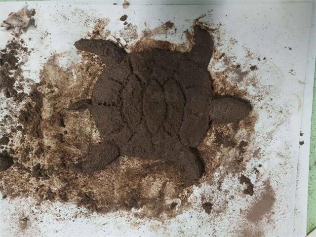 【完满班级】神奇的泥巴——艺术传媒学院18级环设1805班举办“回味童年 创意无限”捏泥塑完满班级活动