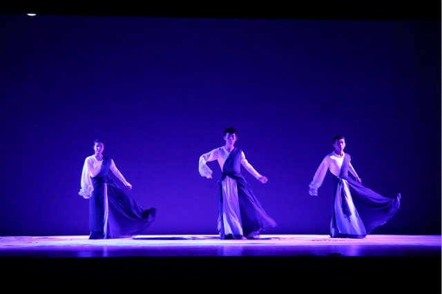 【戏剧节】从乌马河畔出发 戏剧之路永不停歇——第七届“魅夜乌马河”校园戏剧节感动落幕