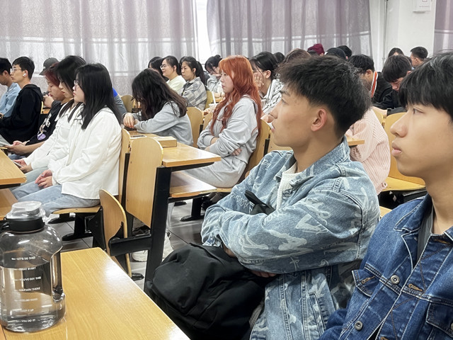 【辅导员说完满】我不是内耗“特效药”——智能工程学院2021级辅导员说完满活动
