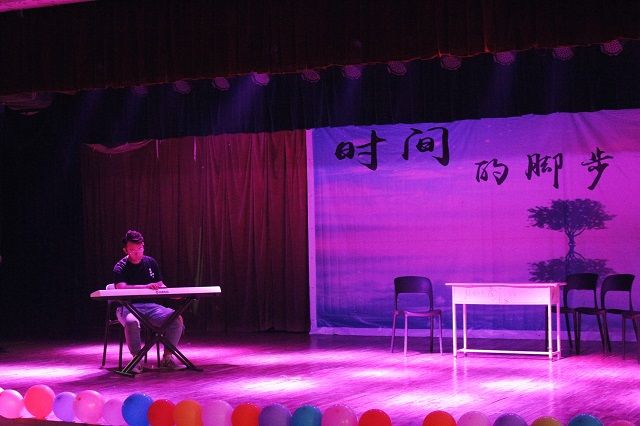 【品戏剧】翻山越岭 海阔天空——第六届“魅夜乌马河”校园戏剧节5月18日剧评集锦