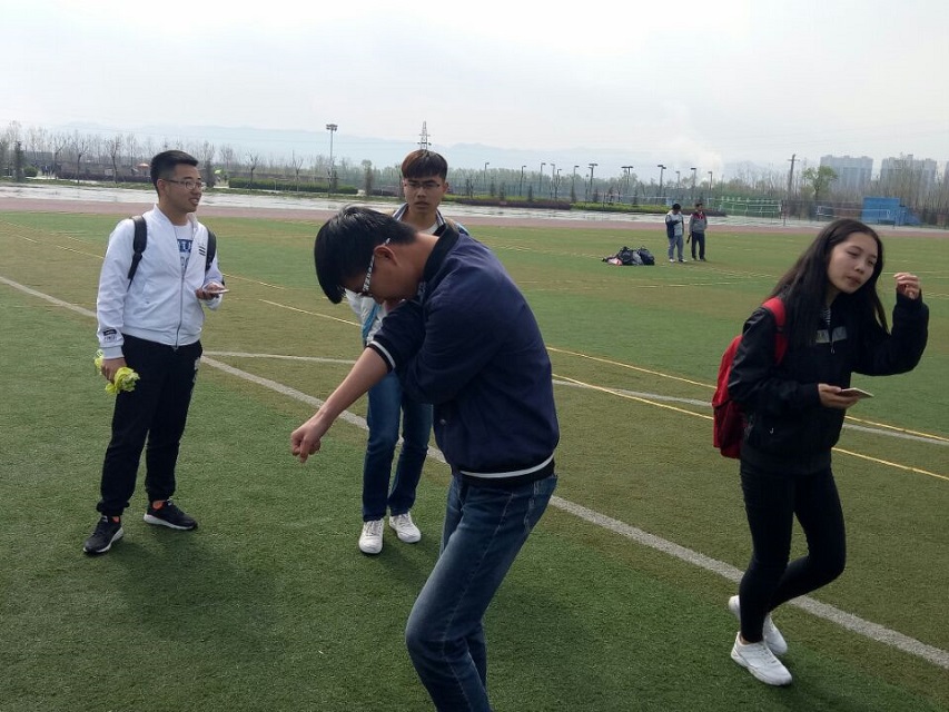【完满班级】度激情四月 共热血青春——经管1603班“趣味足球接力赛”完满班级活动