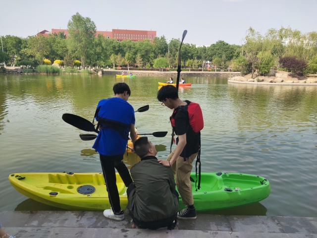 乘风破浪 右岸湖中浪涛尽——右岸湖上不一样的皮划艇