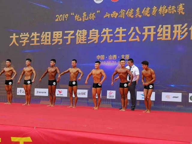 闪光的信院第260期:除了冠军 保持奔跑也是“杰”出的代名词