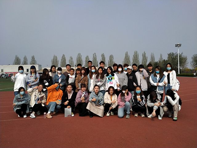 【完满班级】培养环保意识 树立科学生活方式——艺术传媒学院视觉1902班“我爱我校 校园清洁”活动