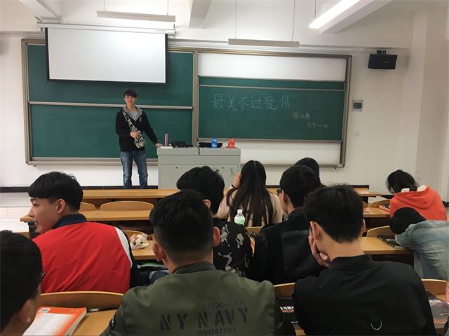 相约一片蓝天 放飞你我信仰——信息工程系4月社团活动集锦
