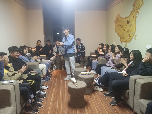 【完满班级】寸寸山河寸寸金 位卑未敢忘忧国——艺术传媒学院环设1805班举办“浩气长存 楚囊之情”爱国主义主题沙龙活动