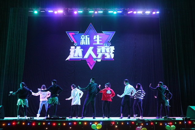 新生达人秀在乌马河剧院华丽开场——第95期乌马河周末文化广场