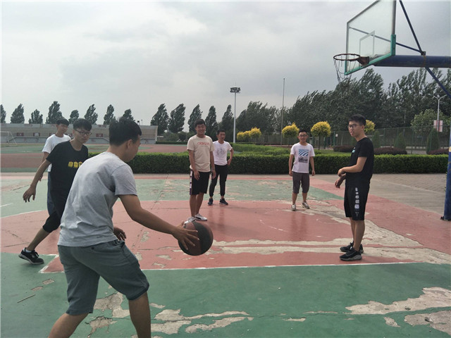 【完满班级】班级运动会 激烈程度不输“阳光杯”——淬炼商学院举办六月完满班级主题活动（八）