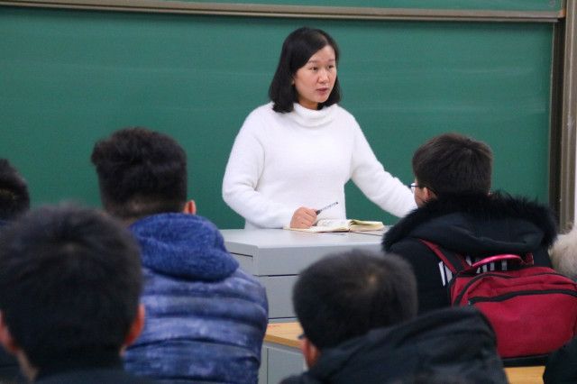 总结过往 期望未来——智能工程学院燕晶老师举行18级班委总结会议