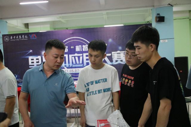 以小芯片见大世界——第三届“机智碰撞”单片机应用大赛