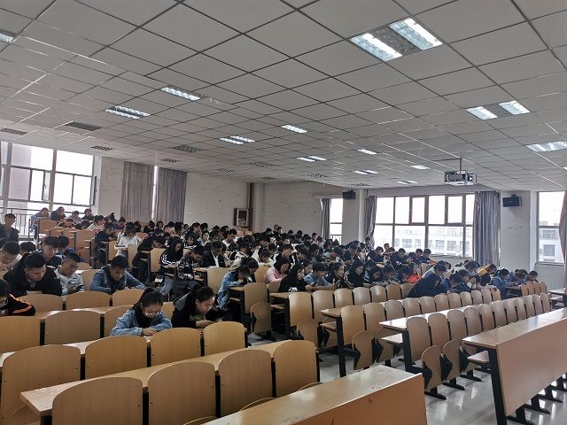 【辅导员说完满】心怀梦想 你的大学不迷茫——食品与环境学院2019级年级会