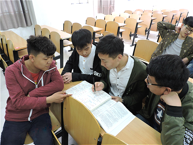 【缤纷百团】墨竹文学社举办首届“诗文舞墨”创作交流会书香杳至